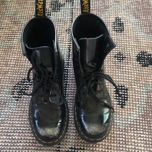 1460 brush off leather ankle boots